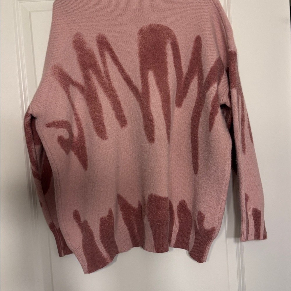 Le Lis Blush Abstract Women's Sweater - Picture 3 of 5